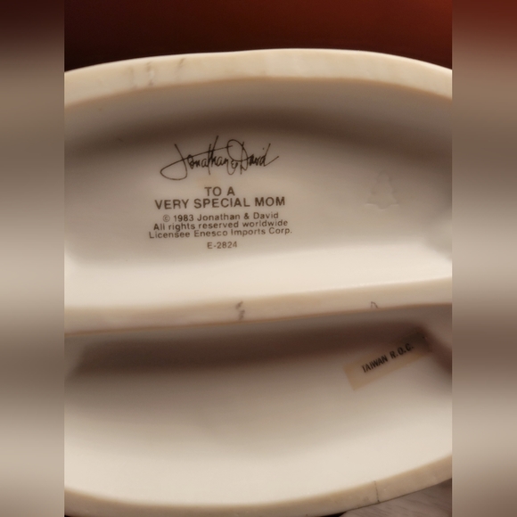 Precious Moments "To A Very Special Mom" 1983 - Picture 2 of 8